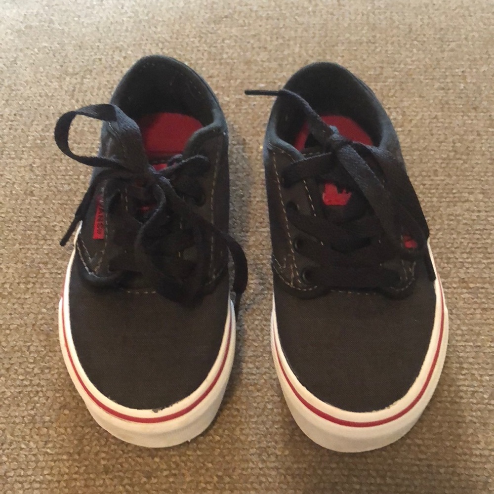 Boys sneakers